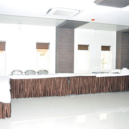 Hotel Dolphin Самбалпур Екстериор снимка